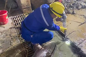 地下室伸缩缝堵漏施工视频