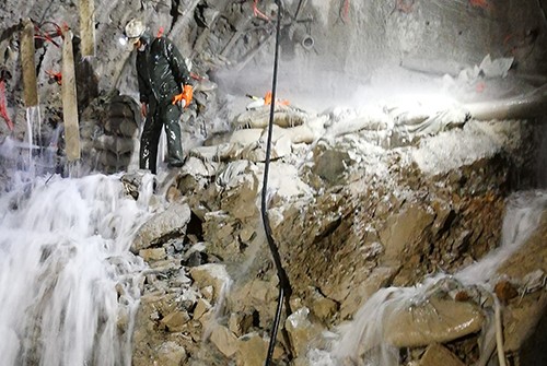 亚洲精品久久国产高清情趣